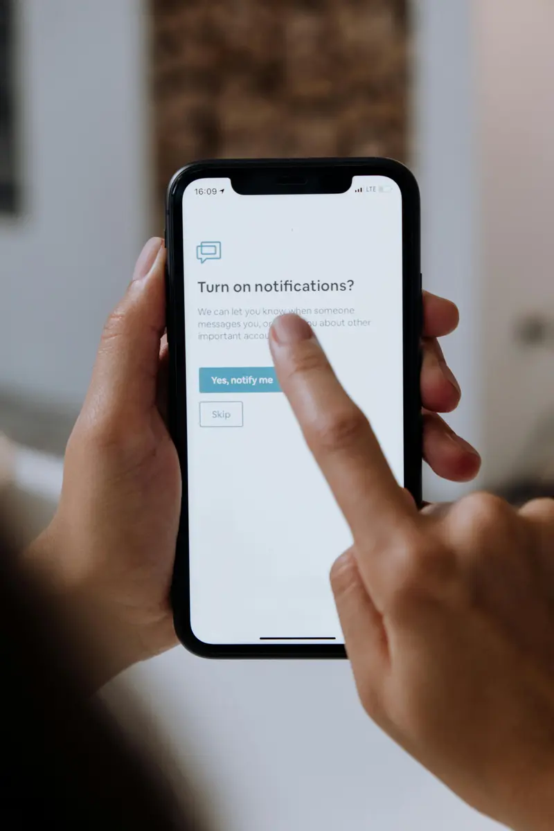 MainTrackr Mobile Interface interface